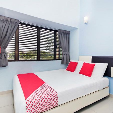 Oyo 220 Hotel Sri Maluri Kuala Lumpur Exteriör bild