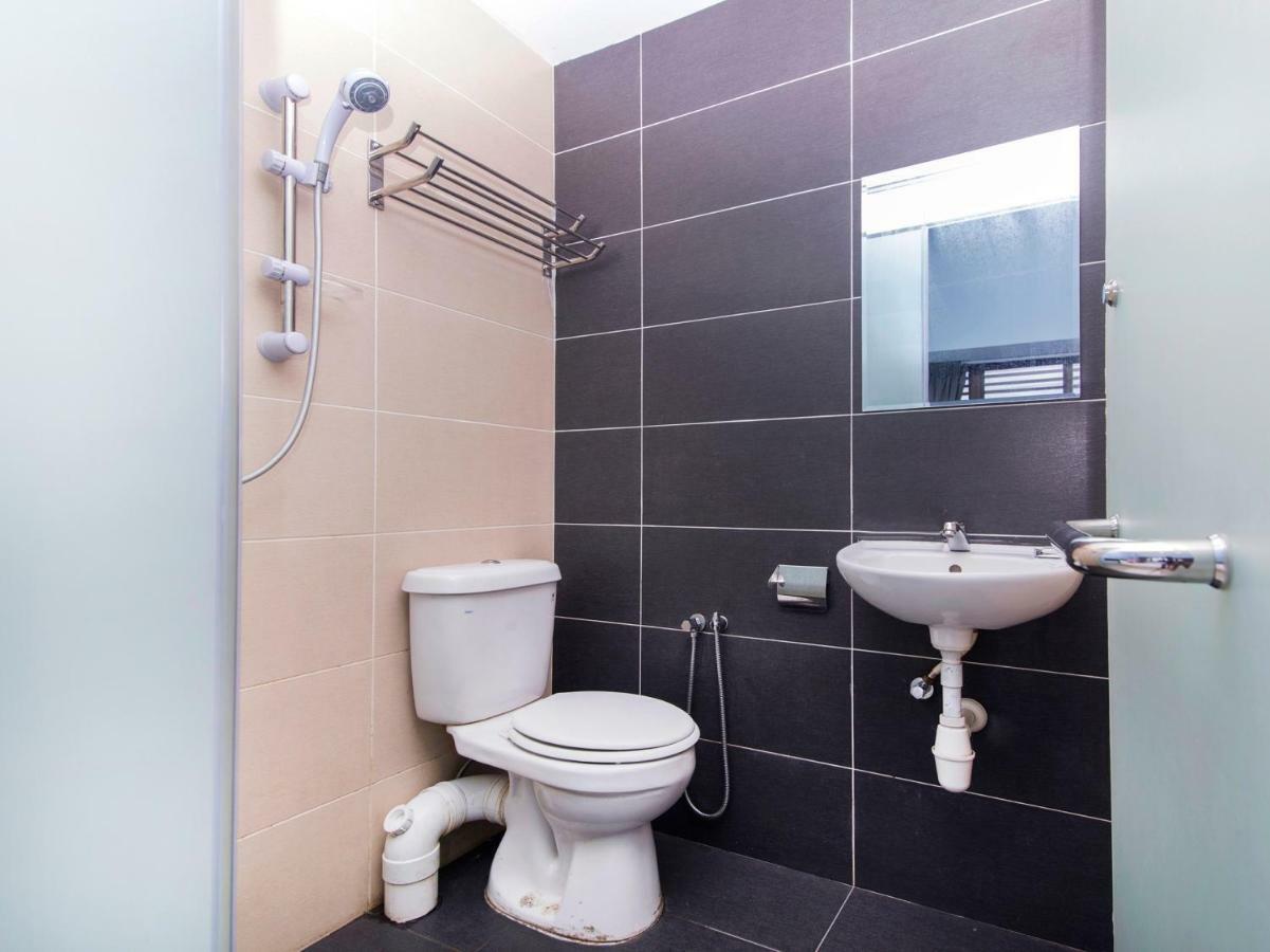 Oyo 220 Hotel Sri Maluri Kuala Lumpur Exteriör bild