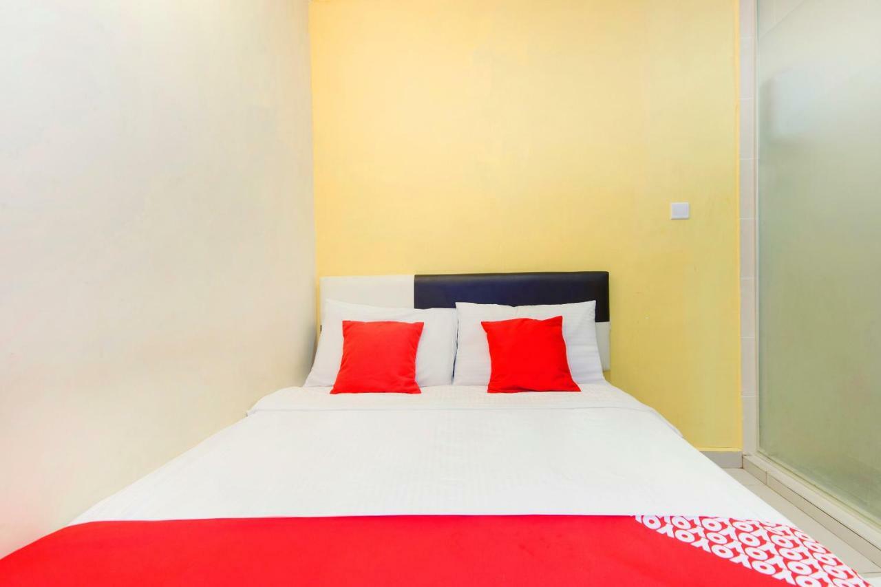Oyo 220 Hotel Sri Maluri Kuala Lumpur Exteriör bild