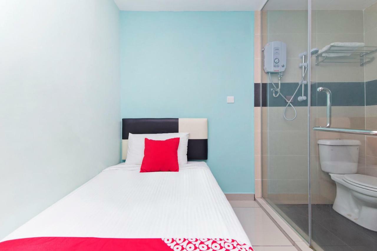 Oyo 220 Hotel Sri Maluri Kuala Lumpur Exteriör bild