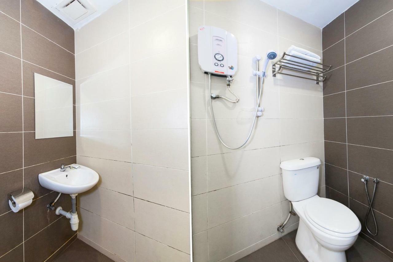 Oyo 220 Hotel Sri Maluri Kuala Lumpur Exteriör bild