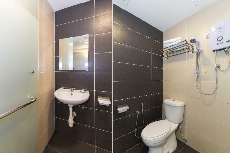 Oyo 220 Hotel Sri Maluri Kuala Lumpur Exteriör bild