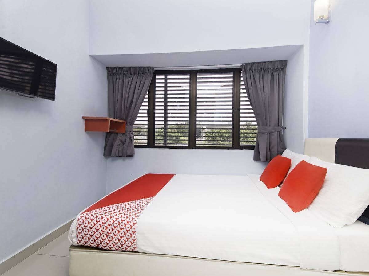 Oyo 220 Hotel Sri Maluri Kuala Lumpur Exteriör bild